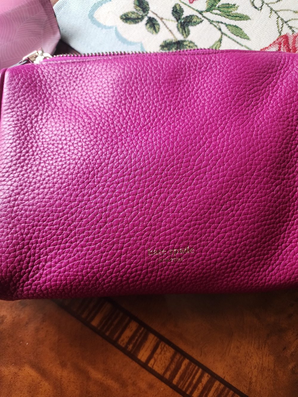 💗Kate Spade Crossbody Purse with Floral Scarf & Purse Charm – Pink/Fuchsia - Picture 5 of 7